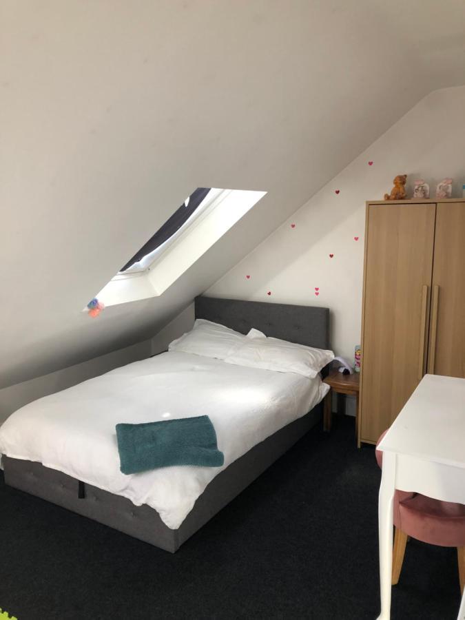2 X Double Rooms In Cheam Buitenkant foto